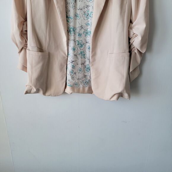 Skies Are Blue women's Raja collarless blazer size M in a light pink ruched slee - Picture 4 of 6